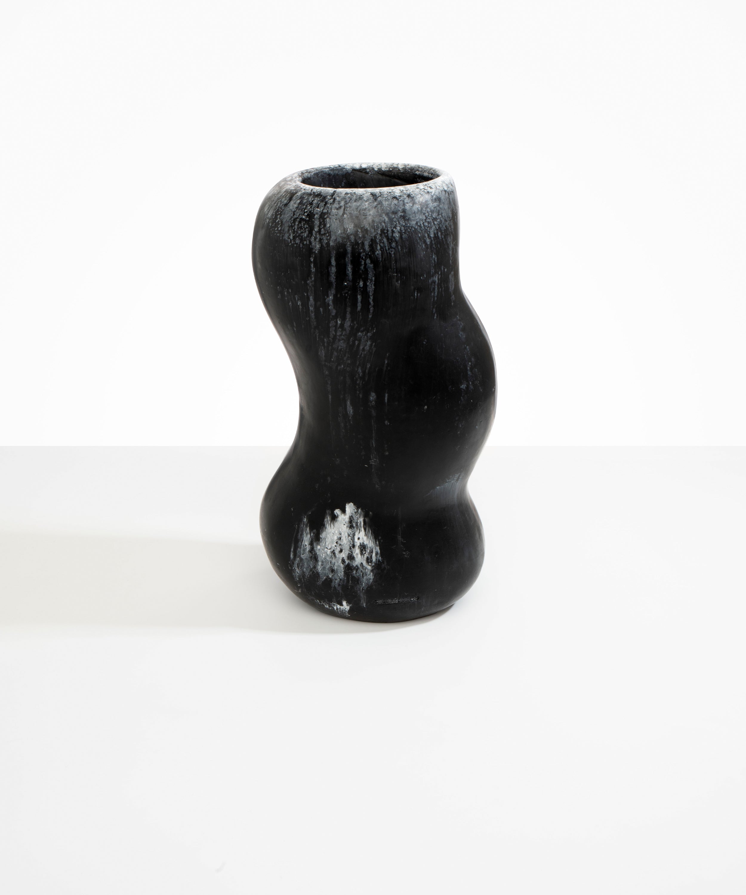 Dinosaur Designs Valley Vase Vases in Black Marble Colour resin