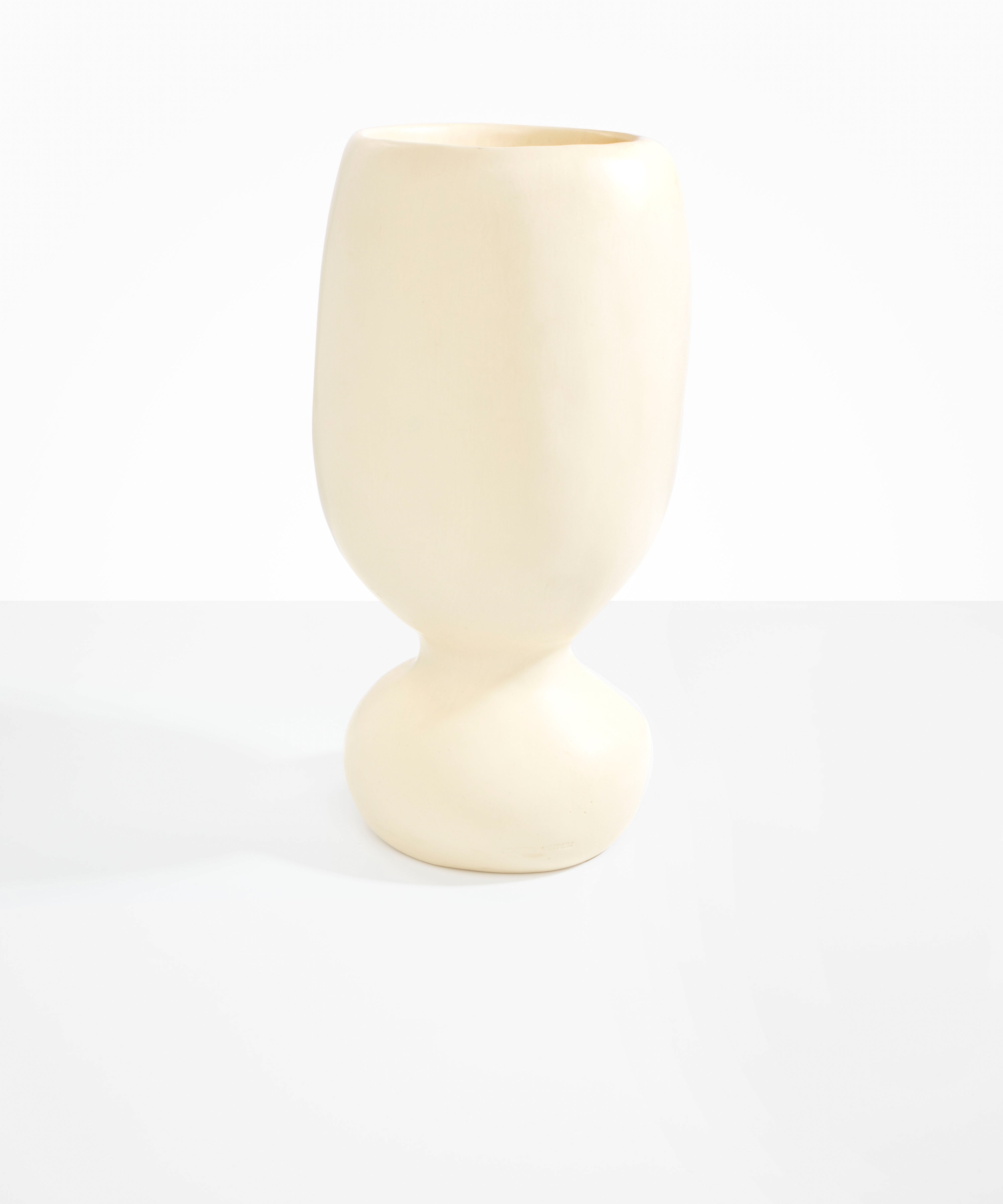 Dinosaur Designs Extra Large Rockpool Vase Vases in Cream Colour resin 